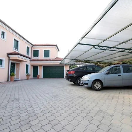 Eddie - Great Location & Comfor Apartment *