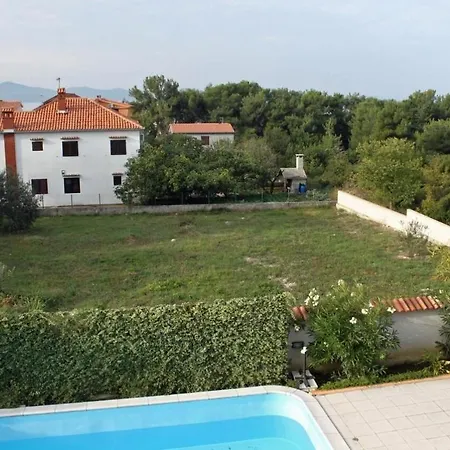 Eddie - Great Location & Comfor