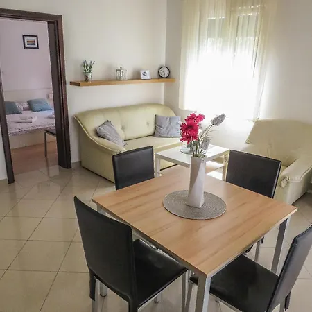 Eddie - Great Location & Comfor Apartment
