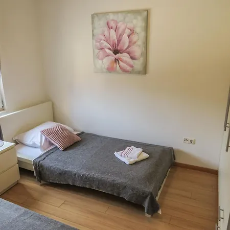 Eddie - Great Location & Comfor Apartment *