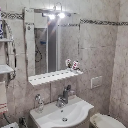 Apartment Eddie - Great Location & Comfor