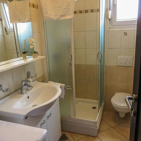 Apartment Eddie - Great Location & Comfor *